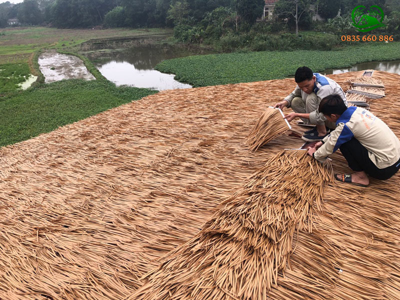 Hoàn thiện phần đỉnh mái